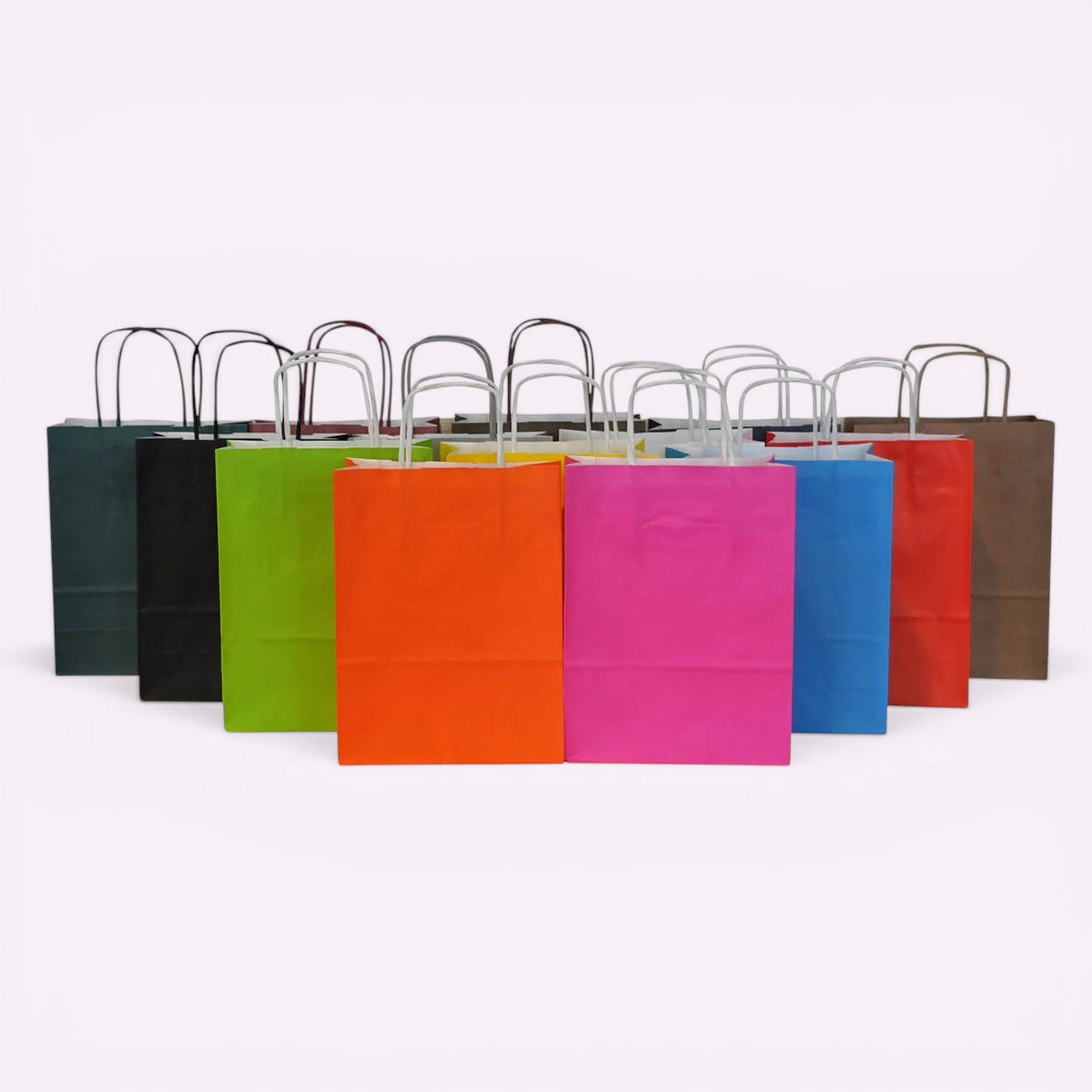 50x Papieren tassen assorti vrolijke kleuren 18x08x24cm