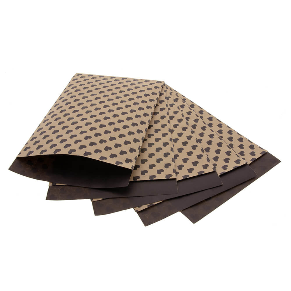 200 x Papieren Zakjes Bruin met zwarte hartjes 17x25cm