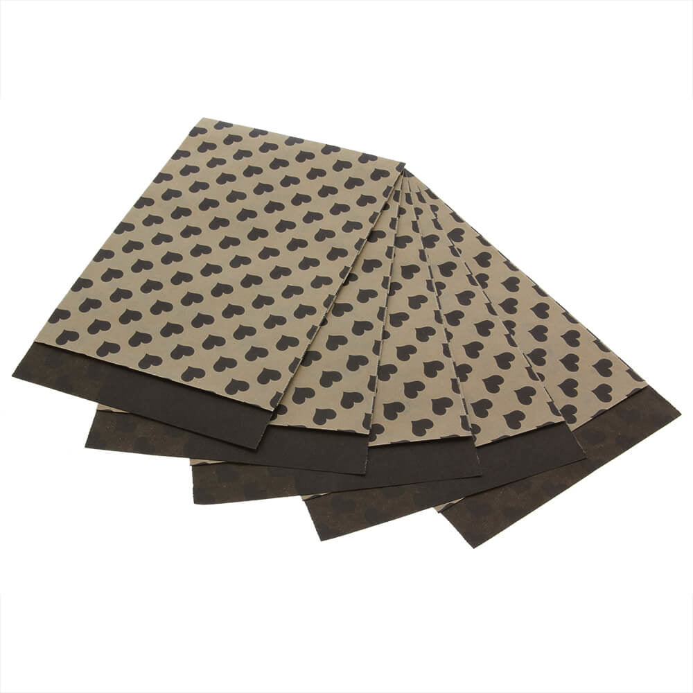 200 x Papieren Zakjes Bruin met zwarte hartjes 12x19cm