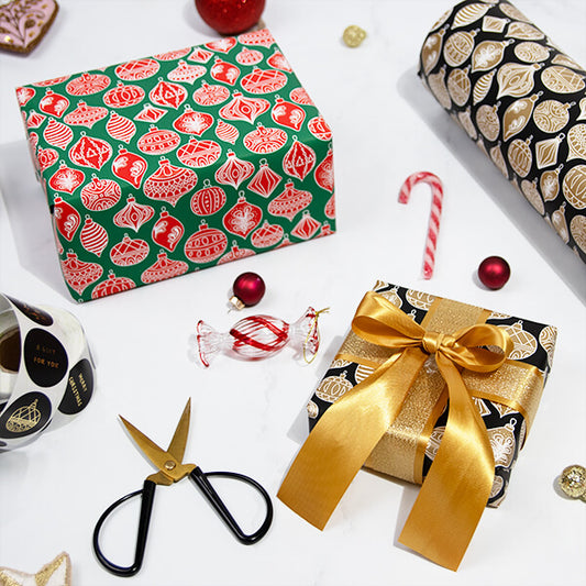 Inpakpapier Christmas Ornaments - Groen/Rood - 30cm x 100mtr