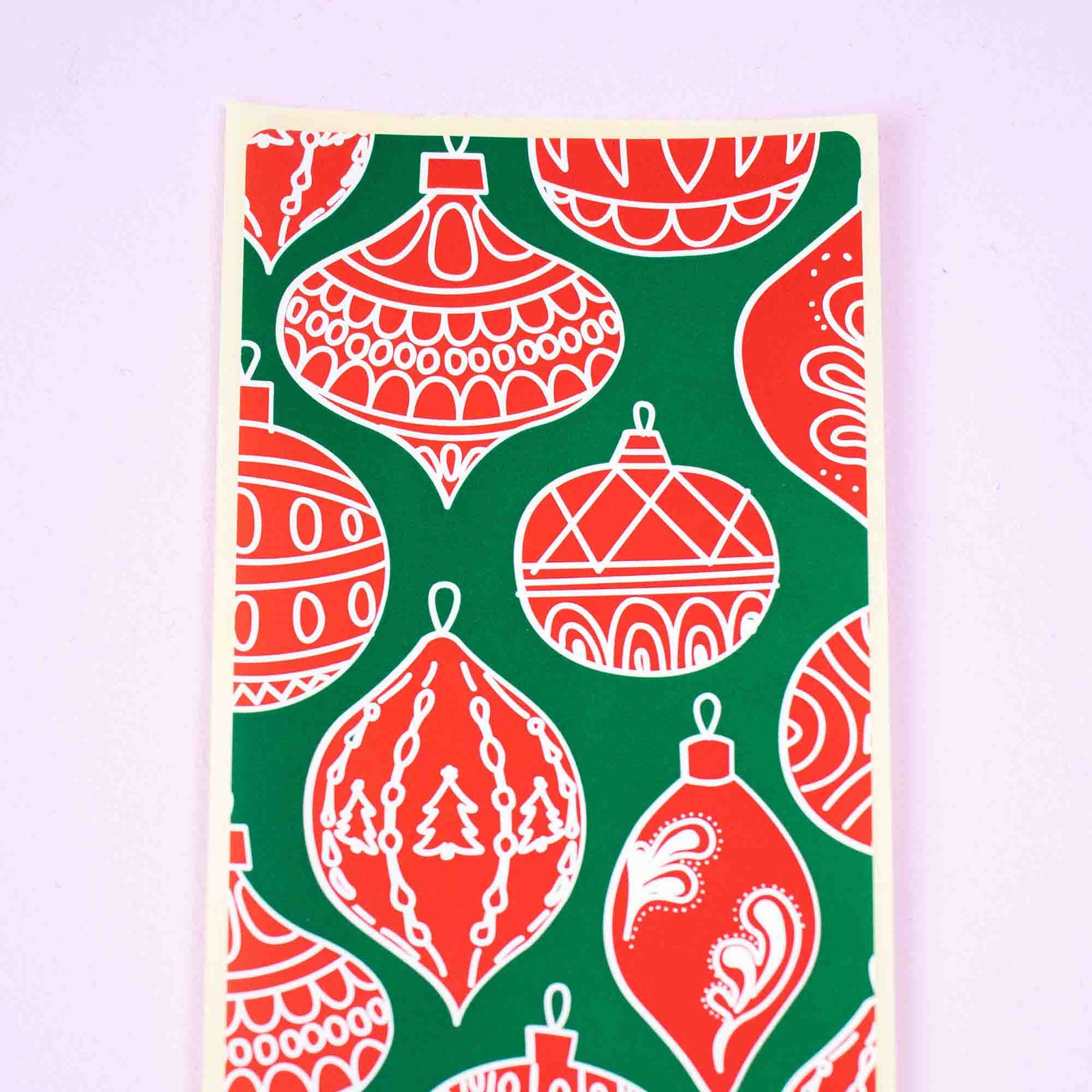100x sluitsticker 'Christmas ornaments' Rood/Groen