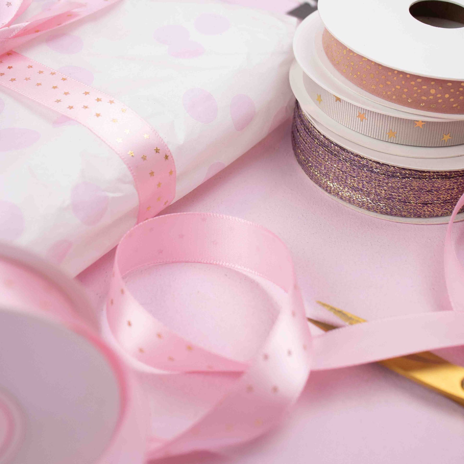 Cadeaulint  Dotty Roze 15mm x 5m